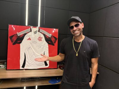 Camisa do Flamengo rifada para construir casa de mulher com câncer