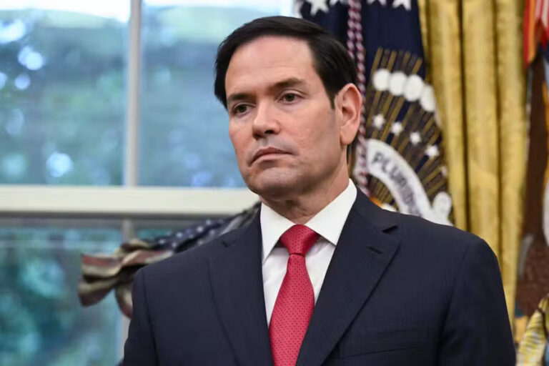 Em meio a bombardeios, Rubio e Lavrov falam sobre Ucrânia