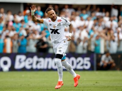 Neymar marca, Santos vence Bragantino e sai do Z4