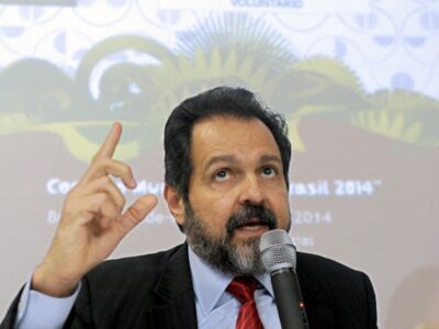 PT Brasília fecha chapa e Agnelo disputa vaga federal