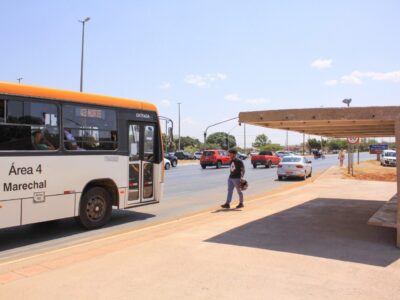 Roubos em ônibus do DF caem 52% com fim do dinheiro