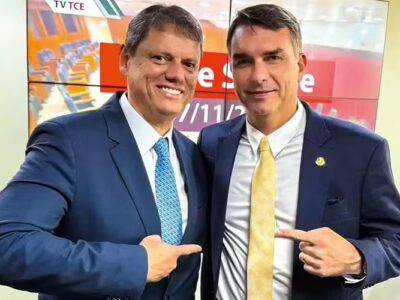 Tarcísio cobra explicações de Flávio sobre caso Master