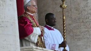 Papa promete mudanças para Igreja ser "lugar seguro