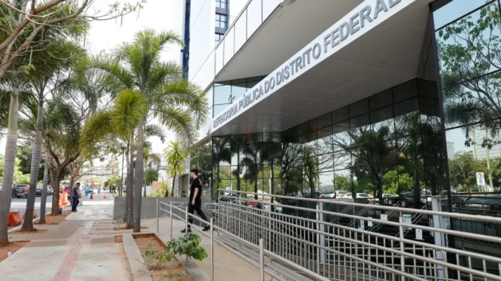 Justiça garante consulta urgente para idosa com câncer cerebral no DF