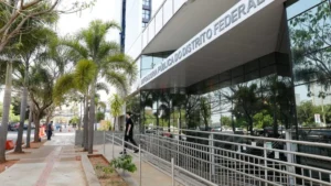 Justiça garante consulta urgente para idosa com câncer cerebral no DF