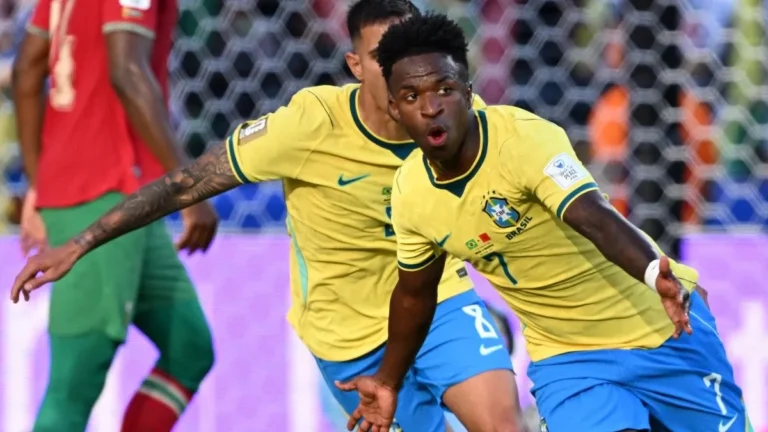 Ancelotti erra, Vini Jr salva: Brasil empata na estreia