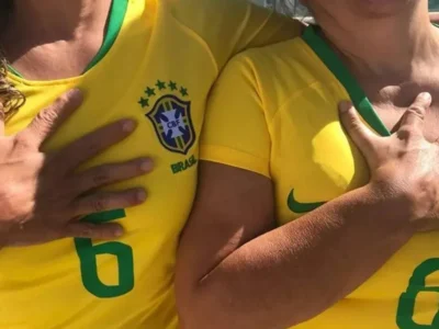 Família de Brasília celebra hexa com seis dedos nas mãos