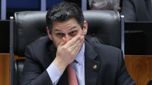 Alcolumbre pauta PEC-bomba dos agentes de saúde na próxima semana