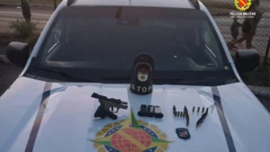 Motorista de app é preso com pistola após ameaçar passageira no DF