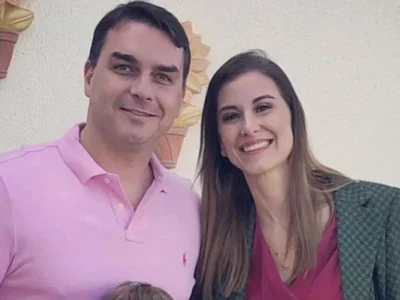 Esposa de Flávio Bolsonaro o defende após acusação de Michelle