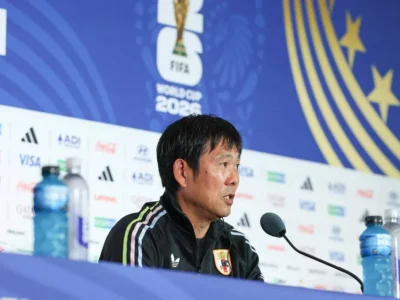 Técnico do Japão cita Zico e Falcão e vê chance de vencer Brasil