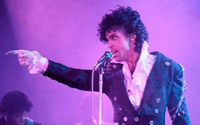 Prince: novo disco póstumo “Timeless” será lançado em agosto