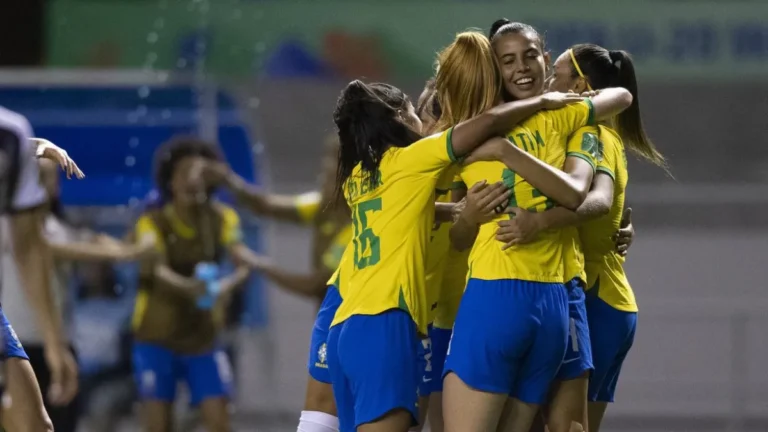 Lei de 2027 ajusta férias escolares para a Copa Feminina