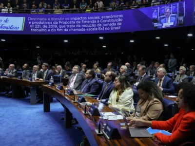 Senado aprova pena maior para crimes contra professores e médicos