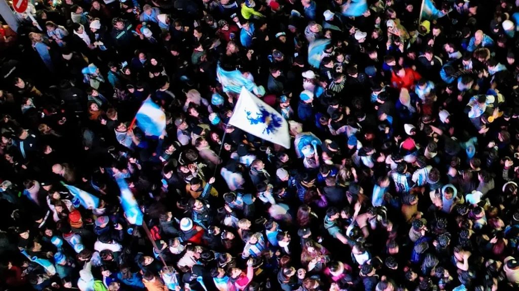 Argentina explode em festa após virada histórica sobre a Inglaterra