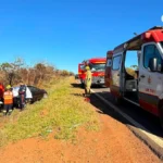 Mulher morre em acidente na DF-190 após carro bater em árvore