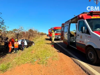 Mulher morre em acidente na DF-190 após carro bater em árvore