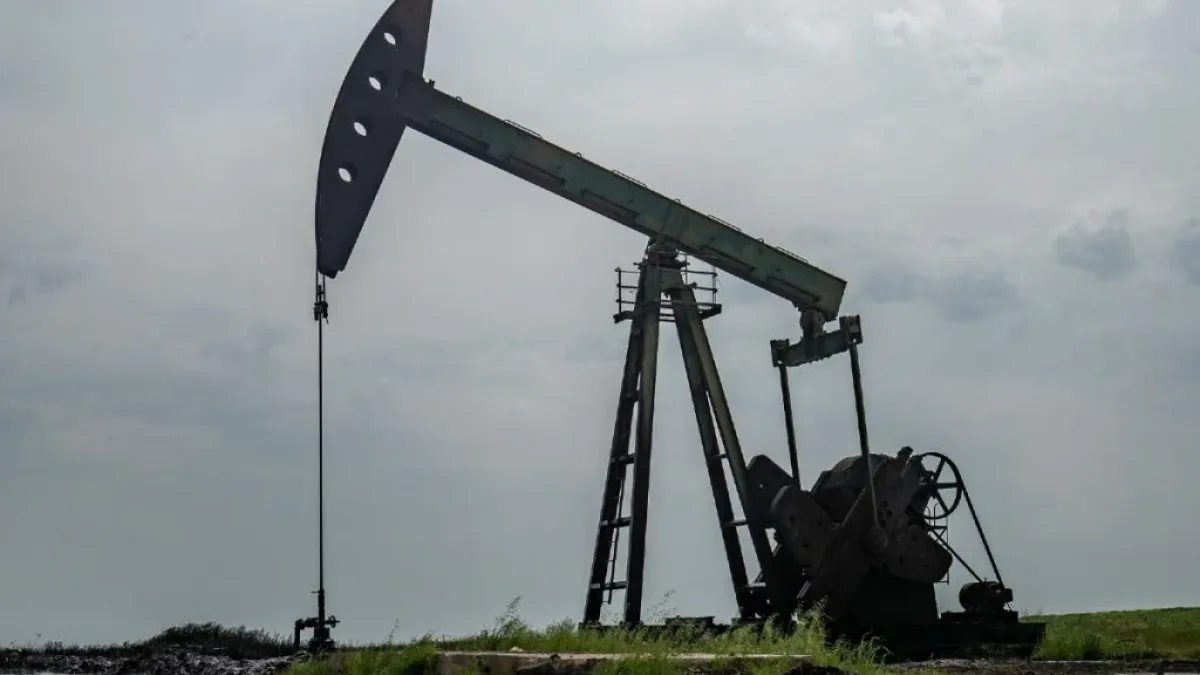 Brent atinge US$ 100 com conflito no Mar Vermelho