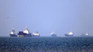Irã e Omã avançam em acordo de navegação no Estreito de Ormuz