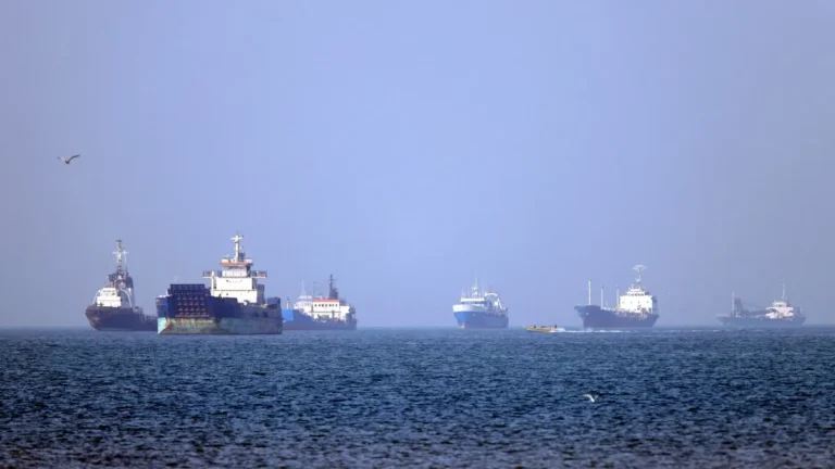 Irã e Omã avançam em acordo de navegação no Estreito de Ormuz
