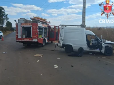 Colisão entre carros deixa 4 feridos na DF-440, em Sobradinho