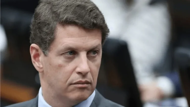 Salles troca suplente e coloca ex-deputado na chapa ao Senado