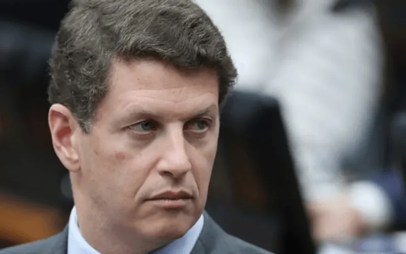 Salles troca suplente e coloca ex-deputado na chapa ao Senado