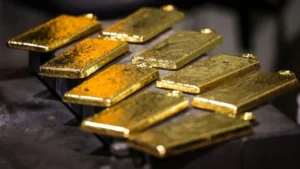 Ouro sobe e supera US$ 4.440 com foco no Fed