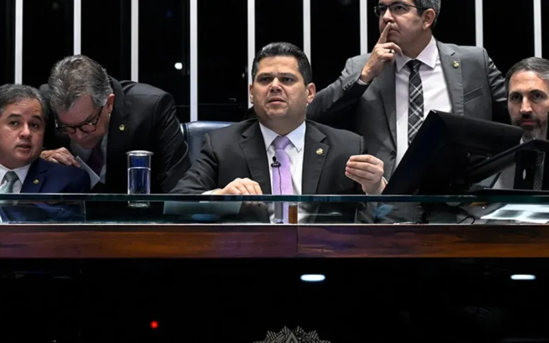 Alcolumbre diz que diálogo com Lula foi restabelecido