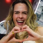 Ana Paula Renault vira atração no SP2B e fãs lotam palco