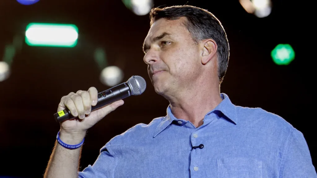 Flávio: 'Lula se apequenou' em tarifaço contra os EUA